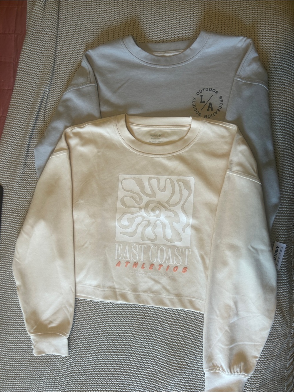 Old Navy Cream and Grey Cropped Graphic Crop Sweatshirt - Women’s